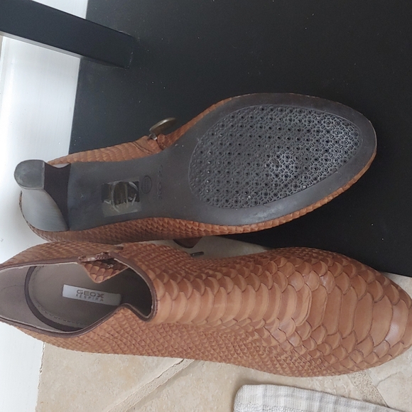 GEOX Respira Snakeskin Look Bootie - Picture 5 of 6